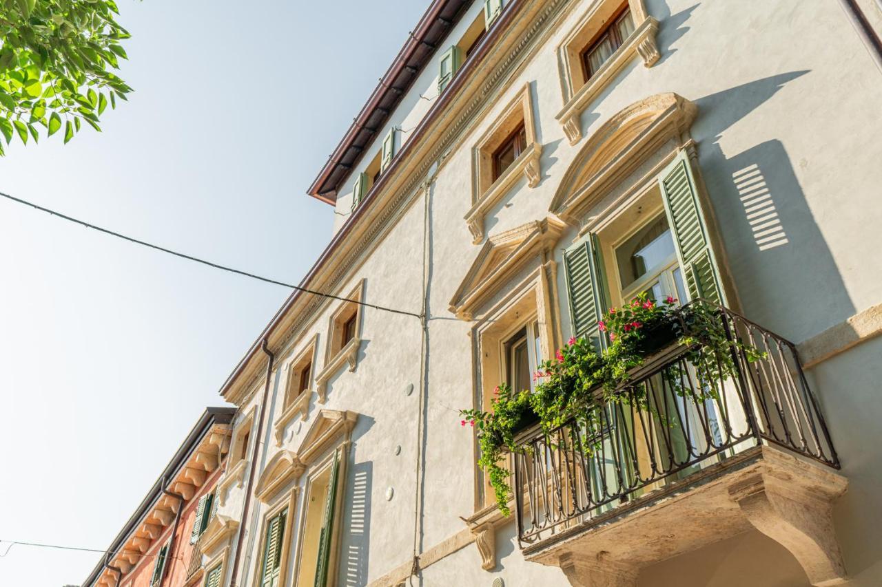 Domus Verona - Residenza Merici エクステリア 写真